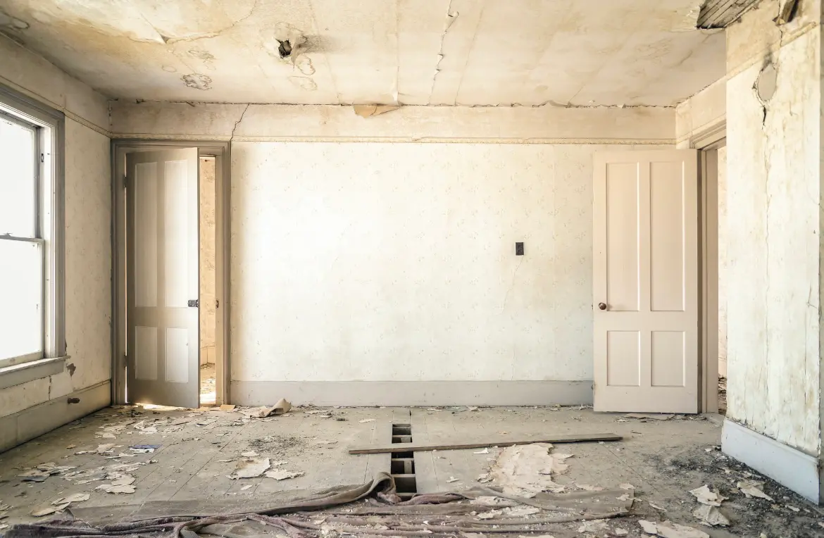 Waste disposal crew managing a cleanout project in Glen Raven